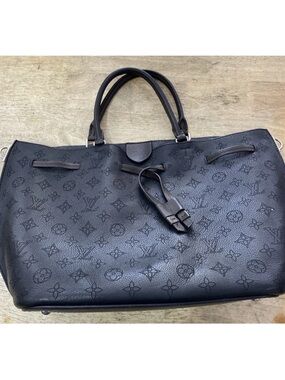 Louis Vuitton Girolata Handbag Mahina Leather Magnolia Purse Bucket Shoulder